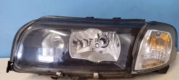 Volvo S80 Headlight/headlamp 8693611
