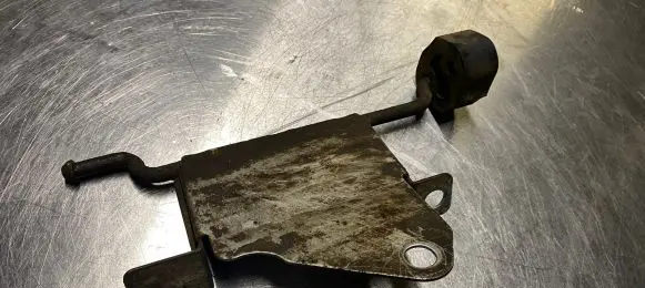 Muffler mount bracket/holder