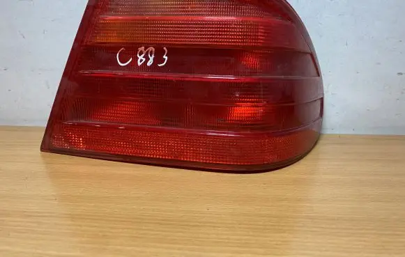 Mercedes-Benz E W210 Rear/tail lights A2108204464 C883
