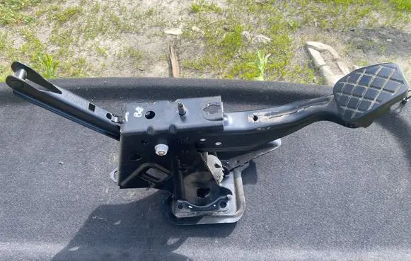 Seat Leon (1M) Brake pedal 1J1721631C