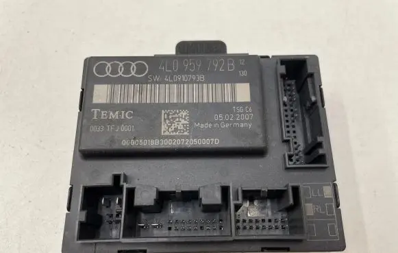 Audi Q7 4L Door control unit/module 4L0959793B