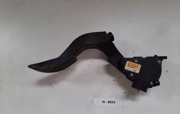 Audi A4 S4 B7 8E 8H Accelerator throttle pedal 8E1723523G