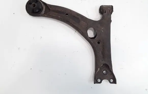 Toyota Avensis T250 Front lower control arm/wishbone