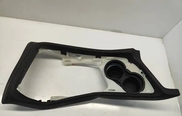 Dodge Challenger Other center console (tunnel) element 5LE51LA8AB 330401093907