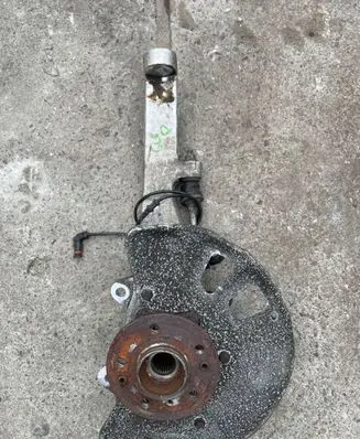 Mercedes-Benz GLE (W166 - C292) Front wheel hub spindle knuckle