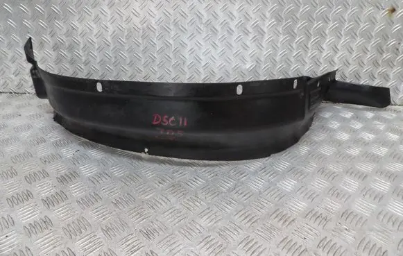 Land Rover Discovery Front wheel arch liner splash guards