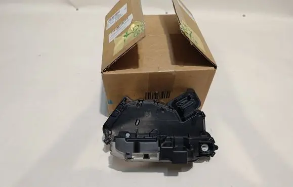Volkswagen Golf VIII Front door lock 5TB837015E