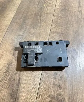 Mercedes-Benz C W203 Door control unit/module 2038201485