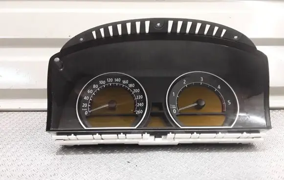 Speedometer (instrument cluster)