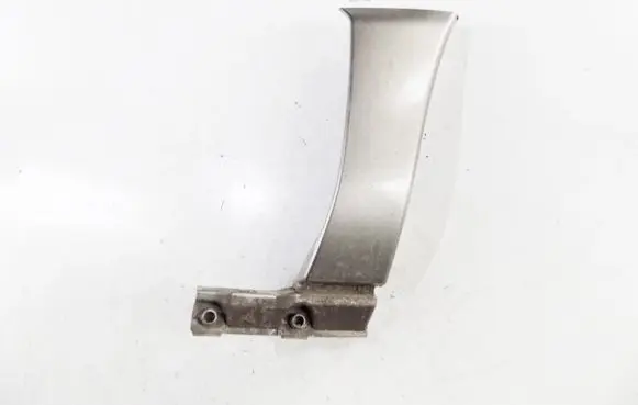 Subaru Forester SF Front arch trim 