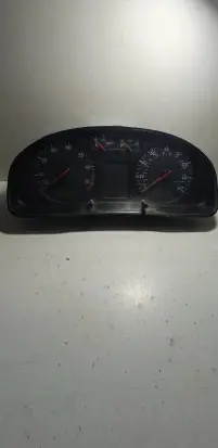 Volkswagen PASSAT B5 Speedometer (instrument cluster) 3B1919930