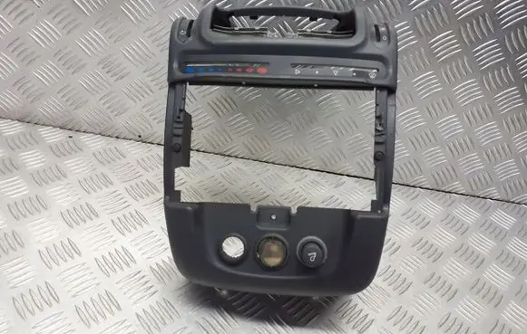 Smart ForFour I Radio/GPS head unit trim 993790002