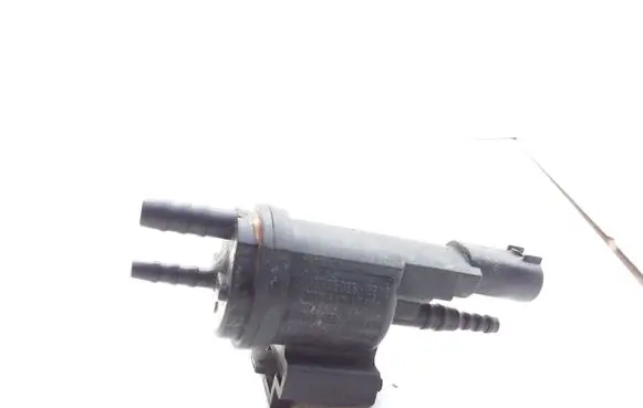 Mercedes-Benz E W210 Vacuum valve 0025401497