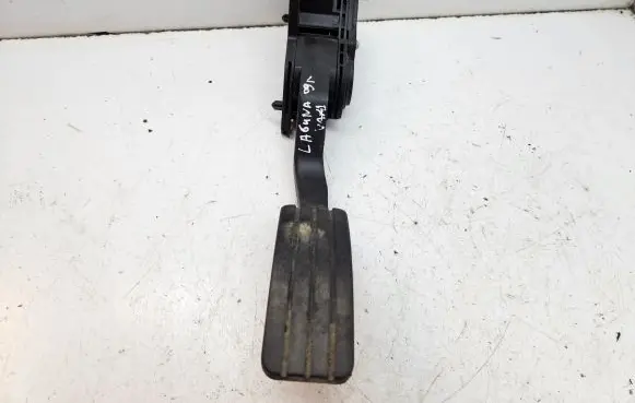 Renault Laguna III Accelerator throttle pedal 180050001R