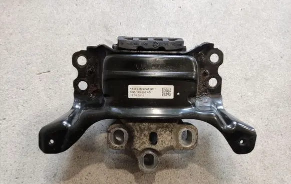 Audi TT TTS RS Mk3 8S Engine mount bracket 5Q0199555AD