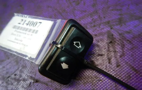 BMW 3 E36 Quarter vent window switch 