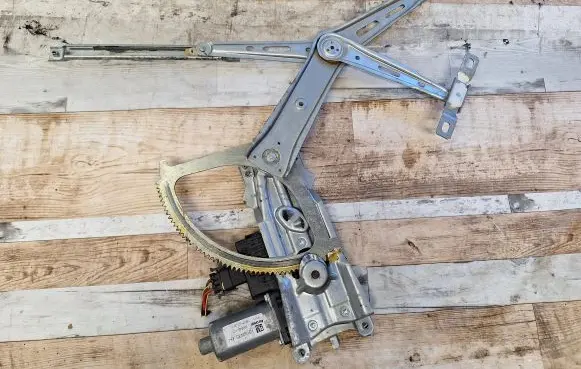 Opel Zafira B Front door manual window regulator 60710062 13132435 998592101