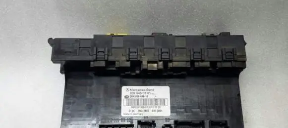 Mercedes-Benz CLK A209 C209 Fuse box set A2095450101