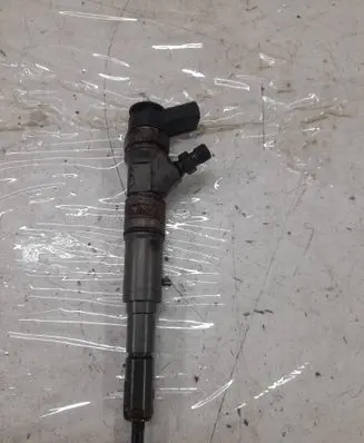 BMW 5 E60 E61 Fuel injector 7794435 0445110209