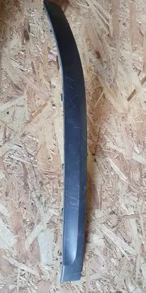 Front bumper splitter molding