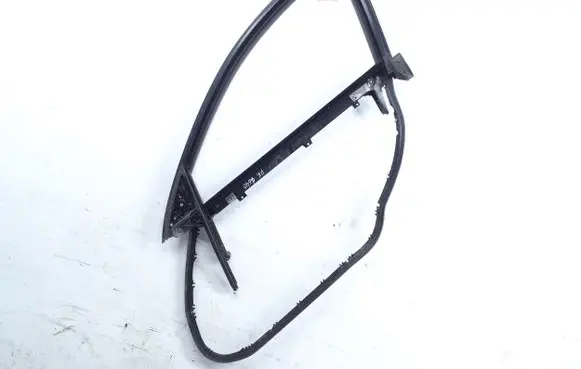 Audi A6 S6 C6 4F Front door window/glass frame 4F0837629