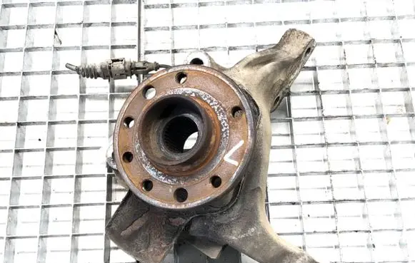 Opel Signum Front wheel hub spindle knuckle