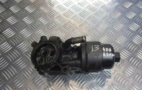 Peugeot 407 Oil filter mounting bracket