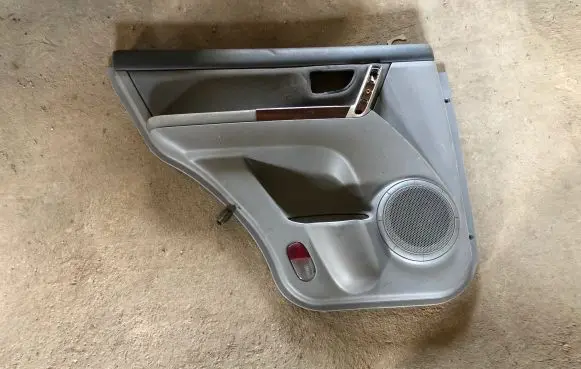 KIA Sorento Rear door card panel trim