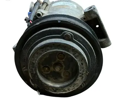 Chevrolet Orlando Air conditioning (A/C) compressor (pump) 687997689 13314480