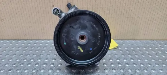 Mercedes-Benz E C207 W207 Power steering pump A0054668201