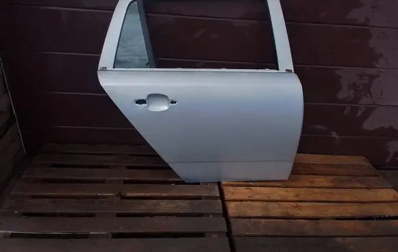 Opel Astra H Rear door