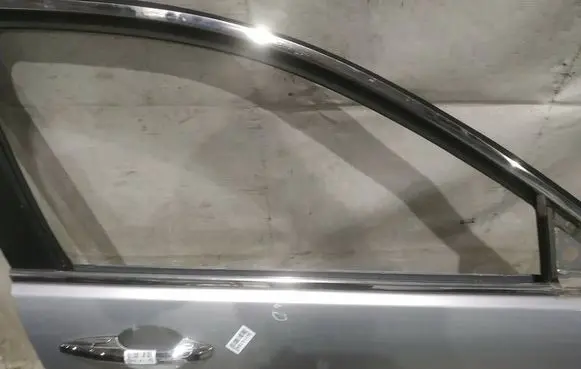 Honda Accord Front door glass trim molding