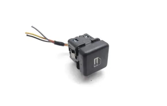 BMW 7 E38 Central locking switch button 8360828