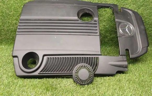 Mercedes-Benz C W204 Engine cover (trim) A2710101267
