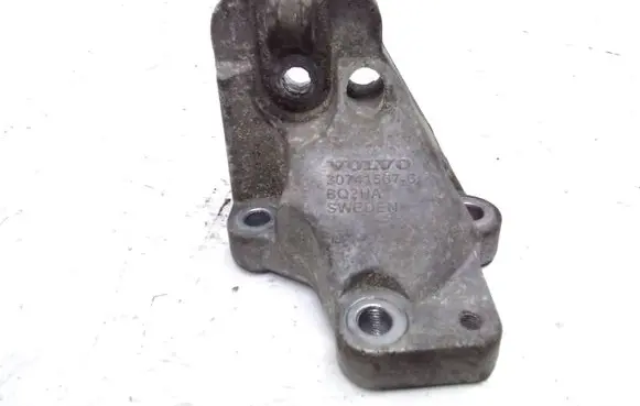 Volvo XC90 Engine mounting bracket 30741567