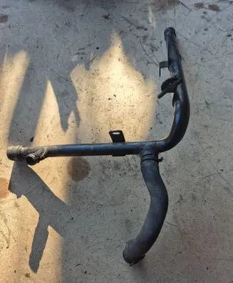 Volkswagen PASSAT B6 Engine coolant pipe/hose 03G121065AA
