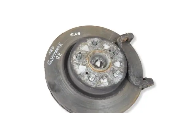 Suzuki Grand Vitara II Front wheel hub spindle knuckle 