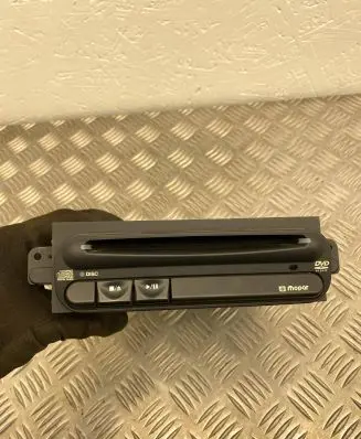 Chrysler Voyager CD/DVD changer 05080687AA