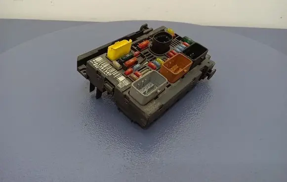 Peugeot 407 Fuse box set 9661281580