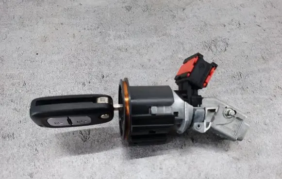 Renault Clio III Ignition lock N0502060A02