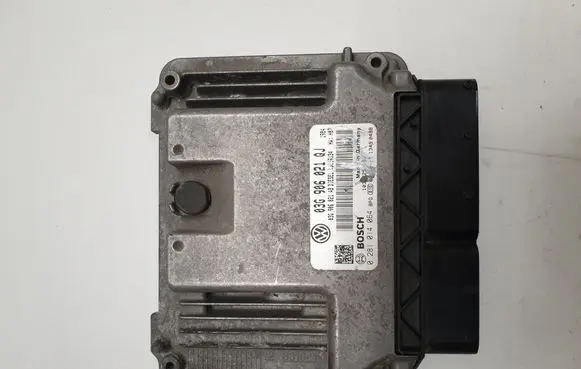 Volkswagen Golf V Engine control unit/module 03G906021QJ 0281014064