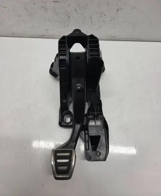 Volkswagen Tiguan Brake pedal 5Q1721058DP HD030320 M32LME2LC3069E
