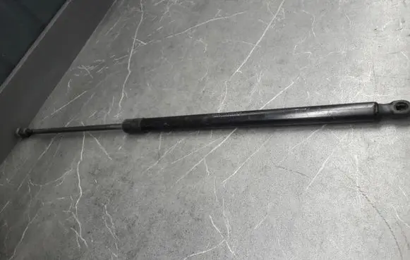 Mercedes-Benz Vito Viano W638 Tailgate strut 6389800364