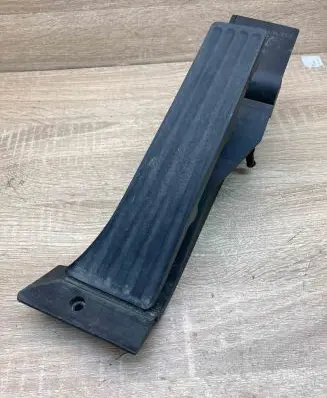 BMW 5 F10 F11 Accelerator throttle pedal 6786285 25916010 WithPlug