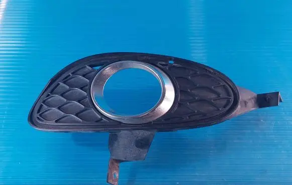 Mercedes-Benz CLS C219 Front fog light trim/grill A2198850623