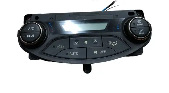 Toyota Yaris Climate control unit 75F206