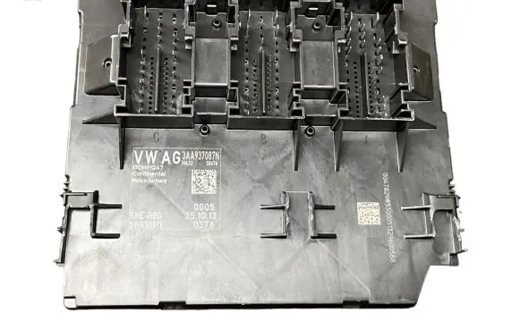 Volkswagen PASSAT B7 Comfort/convenience module 5WK50513 3AA937087N