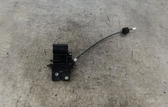 Mercedes-Benz E W211 Tailgate lock latch 