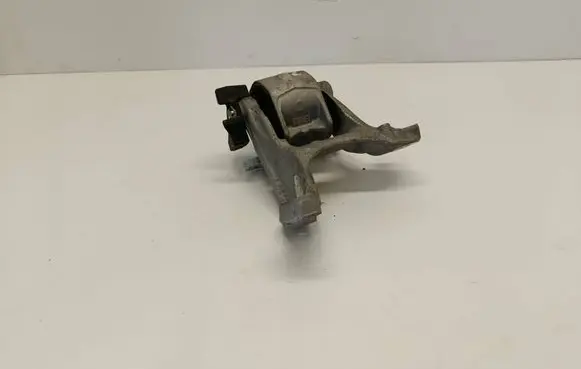 Engine mount bracket