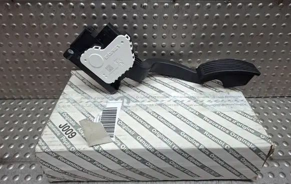 Fiat Grande Punto Accelerator throttle pedal S26338153 55702020